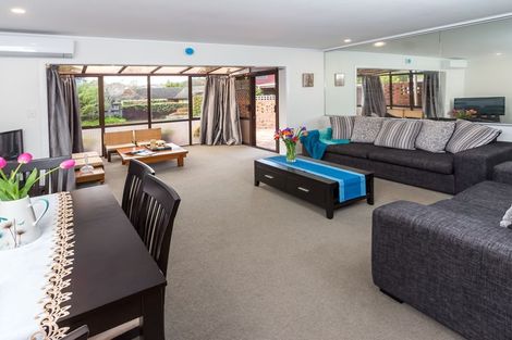 Photo of property in 2/83 Uxbridge Road, Cockle Bay, Auckland, 2014