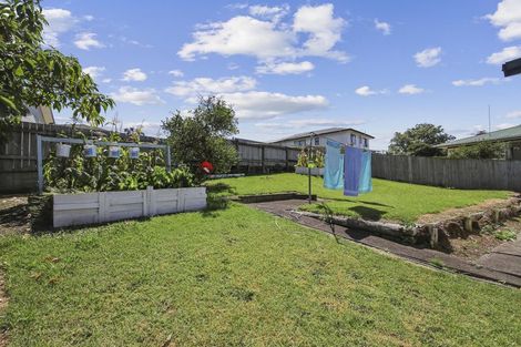 Photo of property in 10 Valencia Place, Manurewa, Auckland, 2102