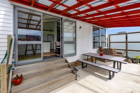 Photo of property in 11 Tasman Street, Opunake, 4616