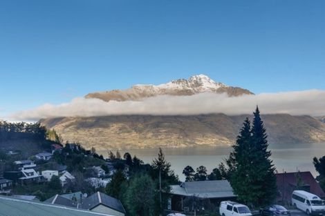 Photo of property in 15b Wye Place, Fernhill, Queenstown, 9300