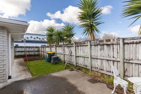 Photo of property in 103 Tukapa Street, Westown, New Plymouth, 4310