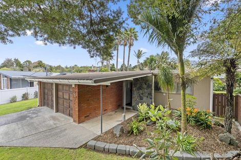 Photo of property in 2 Bushlands Place, Opaheke, Papakura, 2113