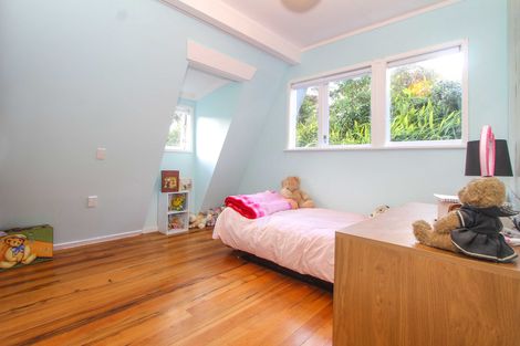 Photo of property in 120 Park Hill Road, Birkenhead, Auckland, 0626
