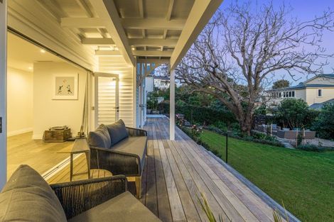 Photo of property in 19 Kerr Street, Devonport, Auckland, 0624