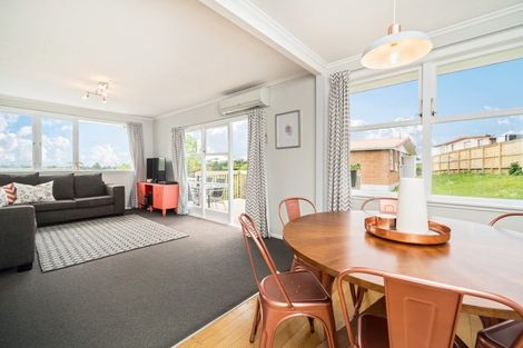 Photo of property in 3/10 Coroglen Avenue, Birkenhead, Auckland, 0626