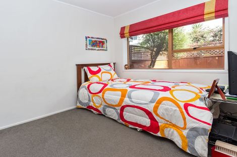 Photo of property in 2/83 Uxbridge Road, Cockle Bay, Auckland, 2014