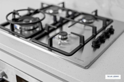 Photo of property in 30 Whare Kauri Road, Papakura, 2110