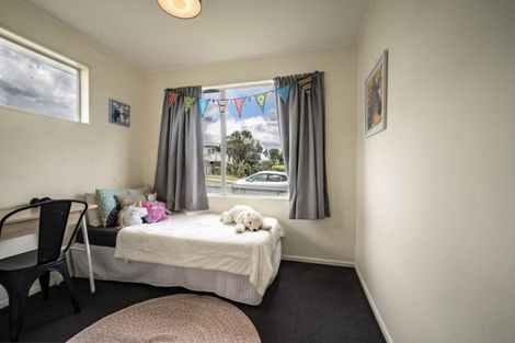 Photo of property in 12 Toporoa View, Ascot Park, Porirua, 5024