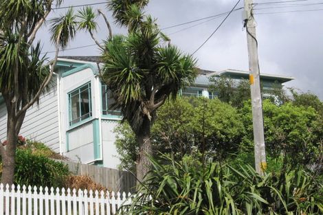 Photo of property in 8 Jackson Street, Island Bay, Wellington, 6023
