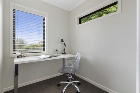 Photo of property in 43 Forrest Hill Road, Milford, Auckland, 0620