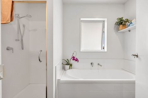 Photo of property in 33 Apple Orchard Way, Sunnyvale, Auckland, 0612