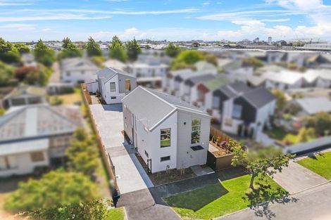 Photo of property in 1/65 Thackeray Place, Waltham, Christchurch, 8023