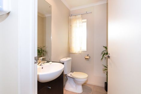 Photo of property in 14 Bridgefield Crescent, Flat Bush, Auckland, 2016