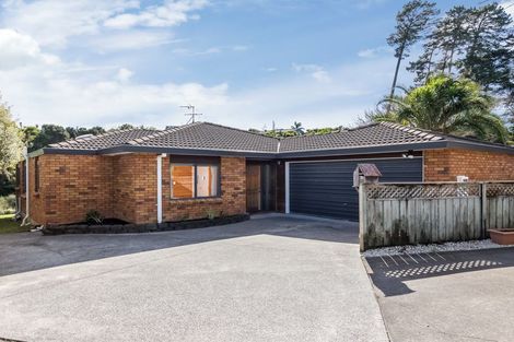 Photo of property in 1/47 Headcorn Place, Botany Downs, Auckland, 2010