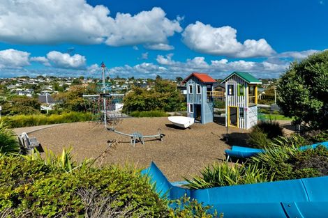 Photo of property in 11 Boardwalk Rise, Long Bay, Auckland, 0630