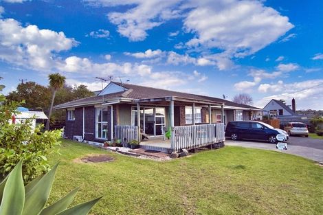 Photo of property in 2/56 Archibald Road, Kelston, Auckland, 0602
