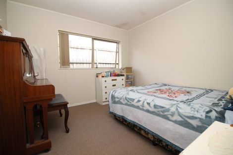 Photo of property in 12b Patrice Place, Massey, Auckland, 0614