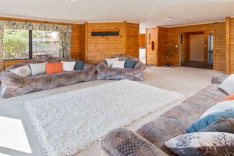 Photo of property in 1/47 Headcorn Place, Botany Downs, Auckland, 2010