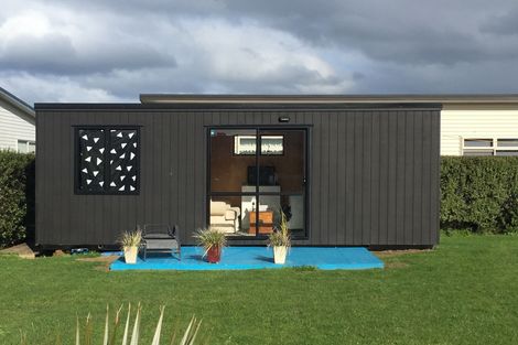 Photo of property in 8 Breaker's Crescent, Waihi Beach, 3611