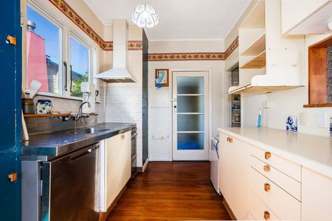 Photo of property in 1 Pukatea Street, Eastbourne, Lower Hutt, 5013