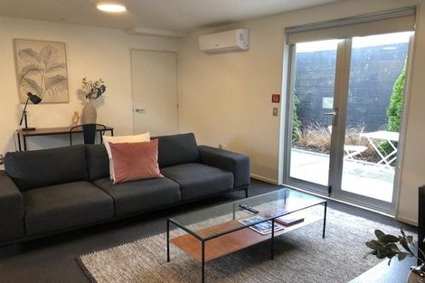 Photo of property in 4/6 Defoe Place, Waltham, Christchurch, 8023