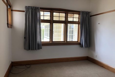 Photo of property in 90 Palatine Terrace, Saint Martins, Christchurch, 8022