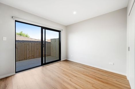 Photo of property in 43d Mirrabooka Avenue, Botany Downs, Auckland, 2010