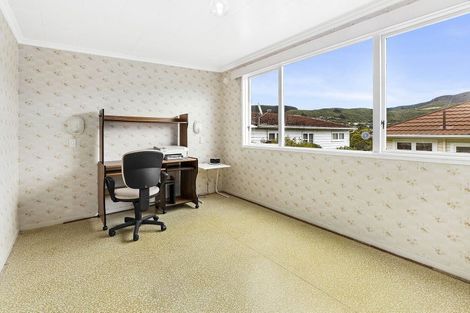 Photo of property in 57 Taylor Terrace, Tawa, Wellington, 5028