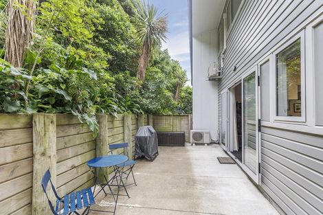 Photo of property in 8/74 Derwent Street, Island Bay, Wellington, 6023