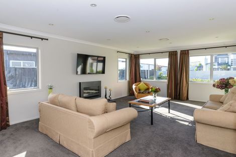 Photo of property in 35 Rodeo Drive, Kelvin Grove, Palmerston North, 4414
