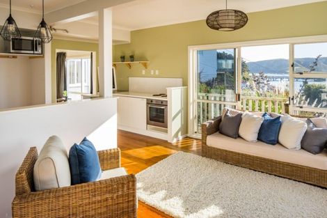 Photo of property in 15 Paekakariki Hill Road, Pauatahanui, Porirua, 5381