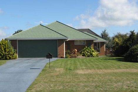 Photo of property in 4 Durrell Way, Rolleston, 7614