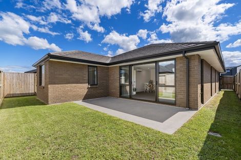 Photo of property in 22 Tiria Drive, Papamoa Beach, Papamoa, 3118