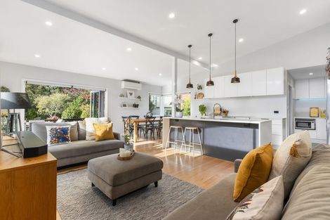 Photo of property in 62 Eskdale Road, Birkdale, Auckland, 0626