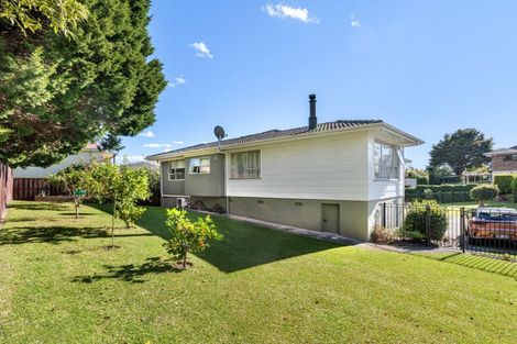 Photo of property in 22 Jandell Crescent, Bucklands Beach, Auckland, 2014