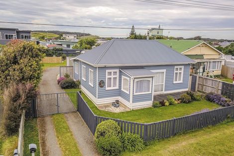 Photo of property in 141 Seabury Avenue, Foxton Beach, Foxton, 4815