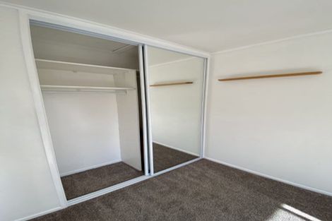 Photo of property in 27 Aplin Place, Birkdale, Auckland, 0626