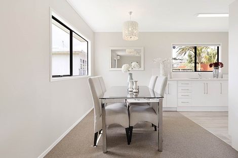 Photo of property in 1/23 Blacklock Avenue, Henderson, Auckland, 0612