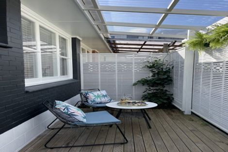 Photo of property in 2/71 Mount Smart Road, Onehunga, Auckland, 1061
