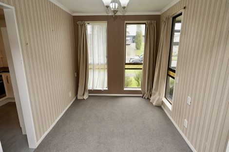 Photo of property in 43a Wikiriwhi Crescent, Awapuni, Palmerston North, 4412