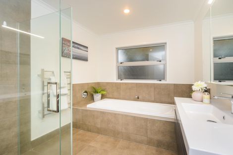 Photo of property in 78 Cashmere Drive, Fitzherbert, Palmerston North, 4410