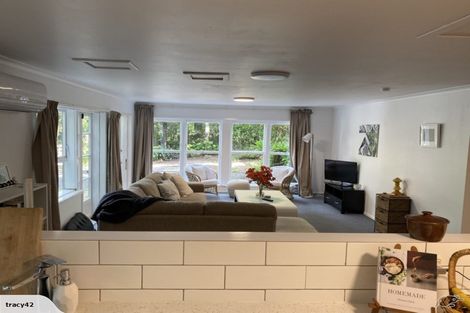 Photo of property in 53a Onedin Place, Titirangi, Auckland, 0604