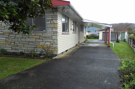 Photo of property in 63 Hillside Drive, Maoribank, Upper Hutt, 5018