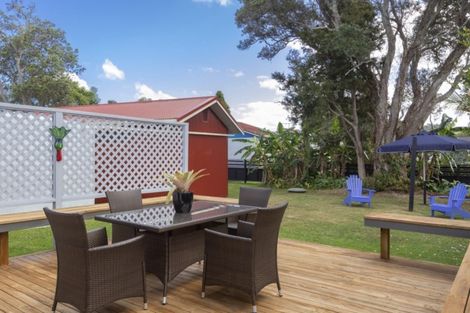 Photo of property in 31 Harbour View Road, Point Wells, 0986