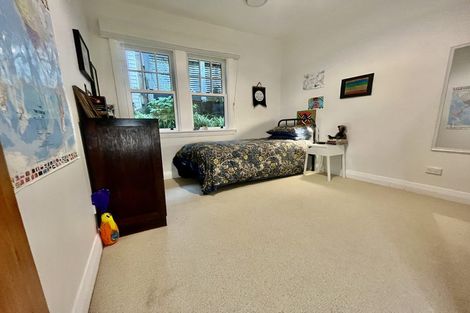 Photo of property in 58 Glen Road, Kelburn, Wellington, 6012