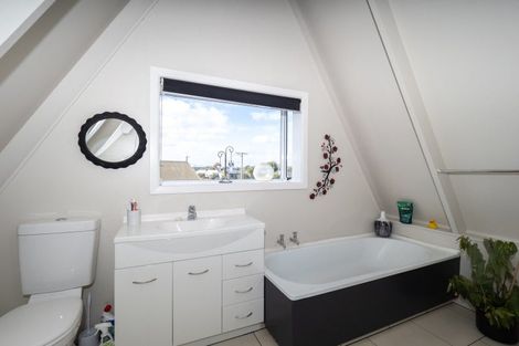 Photo of property in 170 Mcmurdo Street, Tinwald, Ashburton, 7700