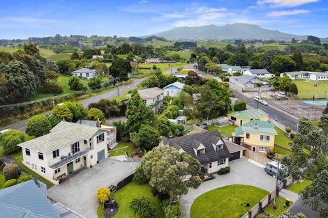 Photo of property in 410 South Road, Omata, New Plymouth, 4374