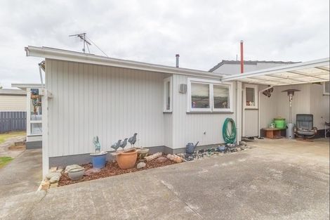Photo of property in 12 Regal Street, Levin, 5510