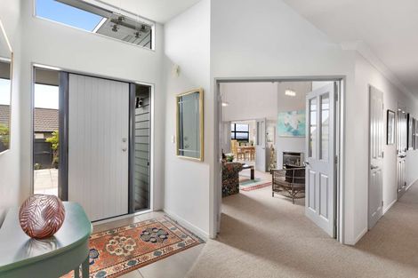 Photo of property in 107 Ruapehu Drive, Fitzherbert, Palmerston North, 4410