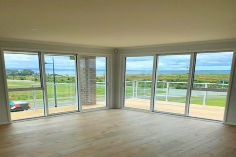 Photo of property in 9 Whata Street, Clarks Beach, 2122